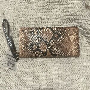 Wallet/wristlet